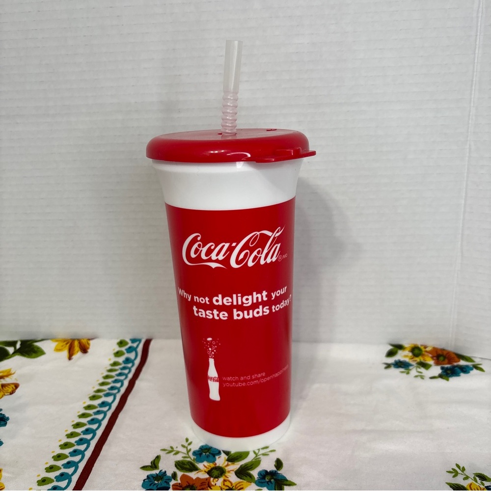 Vintage Coca Cola 2013 Plastic Travel Cup with Straw Whirley Drink Works